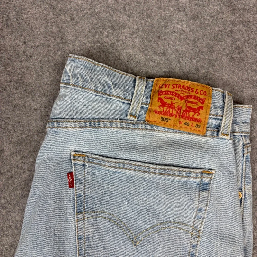 Levis 505 Regular Fit Light Wash Blue Denim Jeans Mens 40x32 Straight Leg